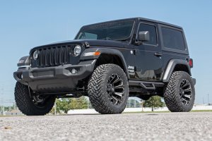 Jeep Wrangler Suspension Lift Kit - Rough Country - 2.5 Inch Lift Kit | Coils | M1 - '24-'25